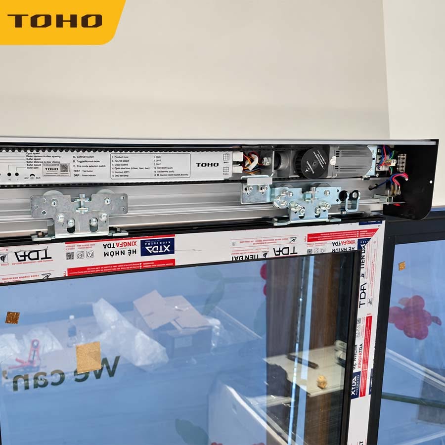 TOHO TH115 trong giải pháp cửa tự động quán cà phê